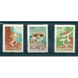 COREA DEL NORD 1968 FUNGHI...