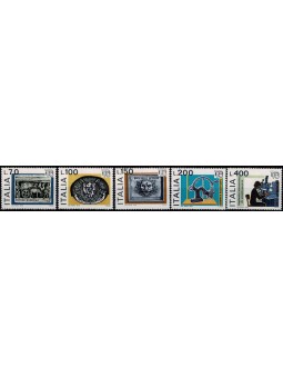 1976 REPUBBLICA ITALIANA N....