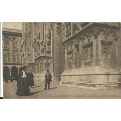 CARTOLINA LOMBARDIA MILANO DUOMO DETTAGLIO FACCIATA VIAGGIATA MF27372