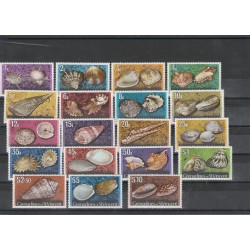 GRENADA- GRENADINE 1976 FAUNA CONCHIGLIE 19 VAL MNH MF54000