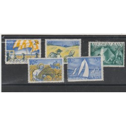 1949 OLANDA NEDERLAND SERIE BENEFICENZA 5 VALORI NUOVI MNH MF54290