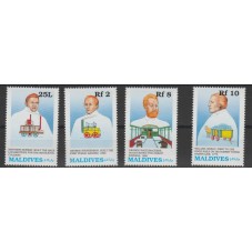 MALDIVES 1989 TRENI 4...